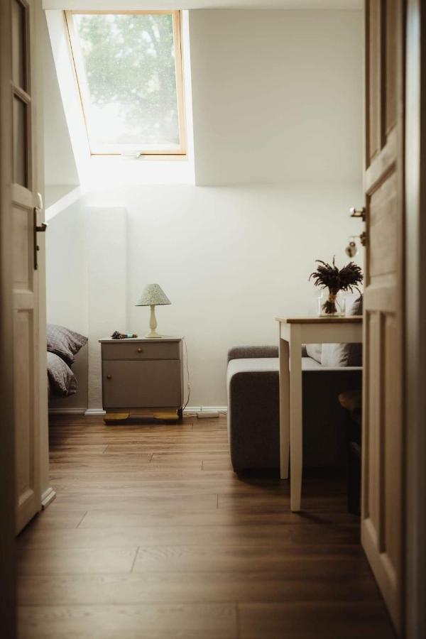 Lawendowa Stajnia Bed & Breakfast Lwowek Slaski Exterior photo